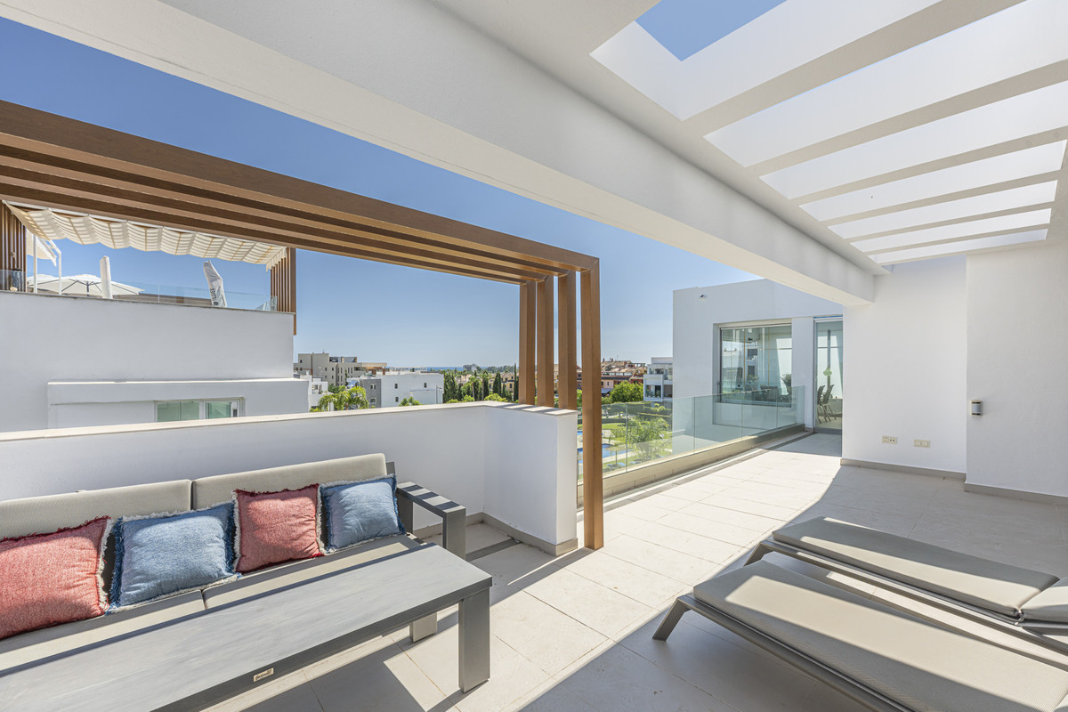 3 Bed Apartment for sale in Estepona Costa Del Sol, Málaga, Spain