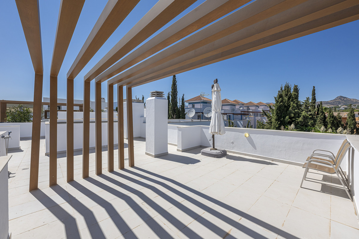 3 Bed Apartment for sale in Estepona Costa Del Sol, Málaga, Spain