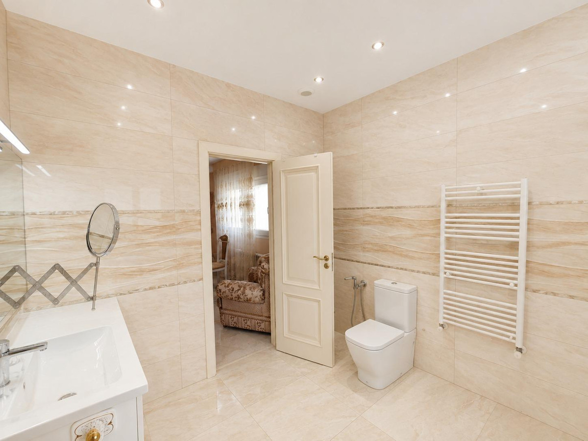 12 Bed Townhouse for sale in Cabo Roig Costa Blanca, Alicante, Spain