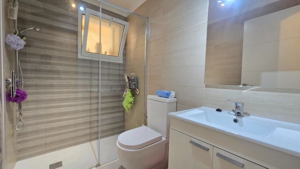 Se vende Apartamento Planta Baja de 3 dormitorios en Costa Del Sol, Málaga, España