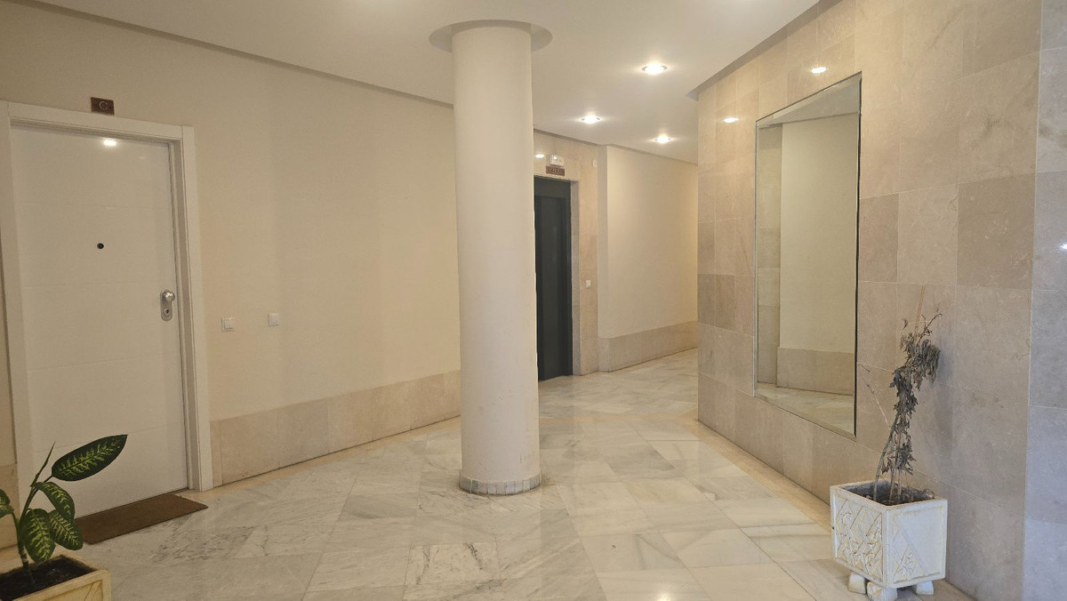 Se vende Apartamento Planta Baja de 3 dormitorios en Costa Del Sol, Málaga, España