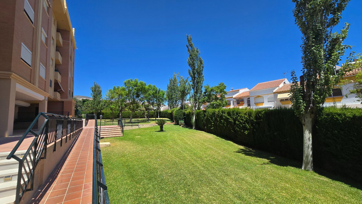 Se vende Apartamento Planta Baja de 3 dormitorios en Costa Del Sol, Málaga, España