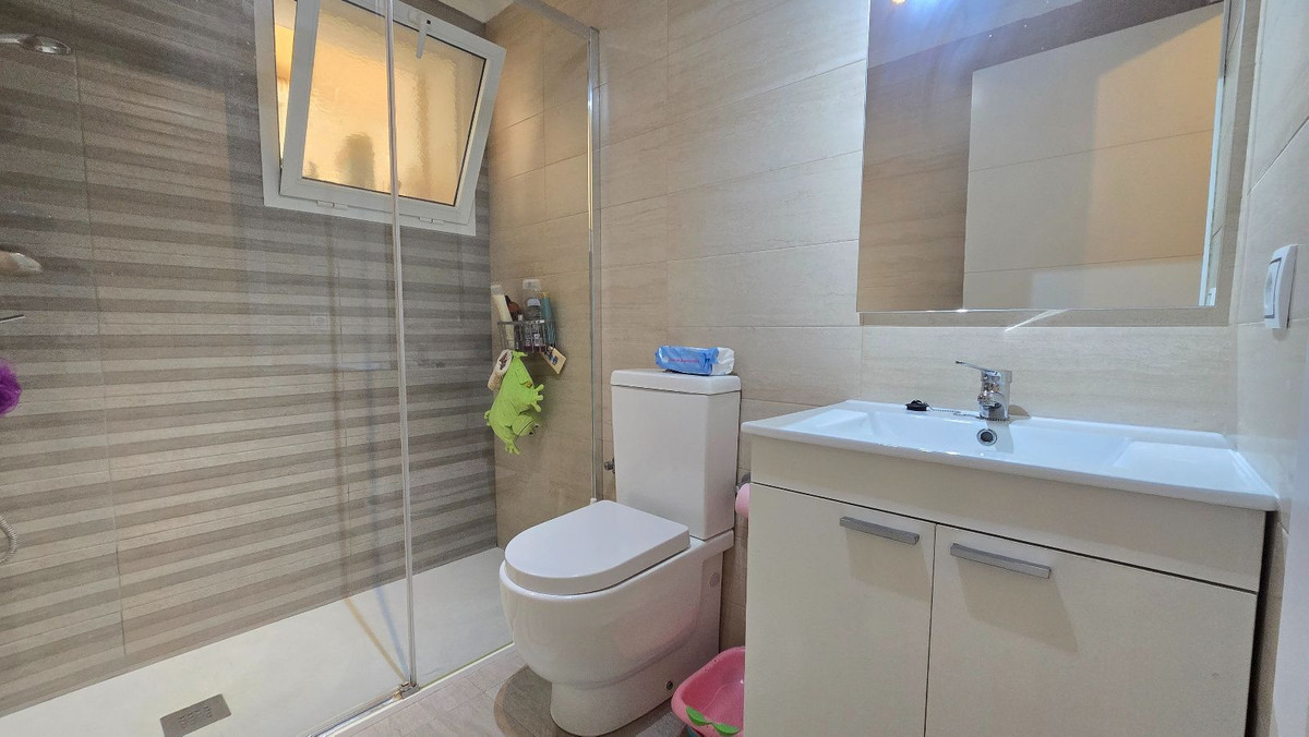 Se vende Apartamento Planta Baja de 3 dormitorios en Costa Del Sol, Málaga, España