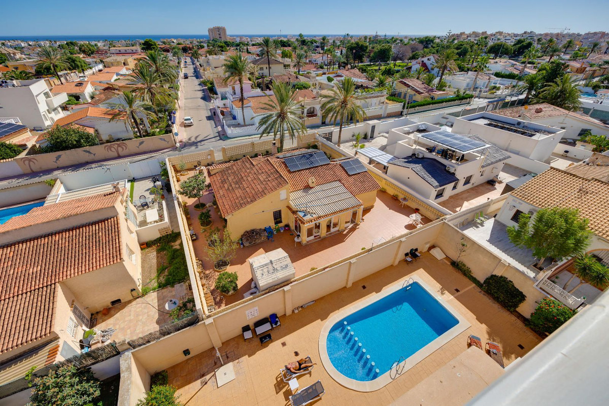 2 Bed Apartment for sale in Torrevieja Costa Blanca, Alicante, Spain
