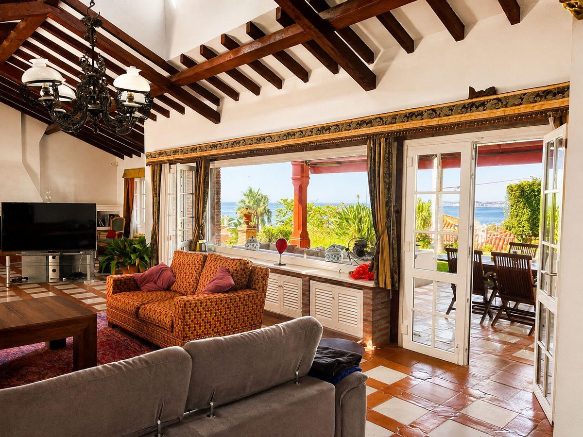 8 Bed Townhouse for sale in Torrequebrada Costa Del Sol, Málaga, Spain