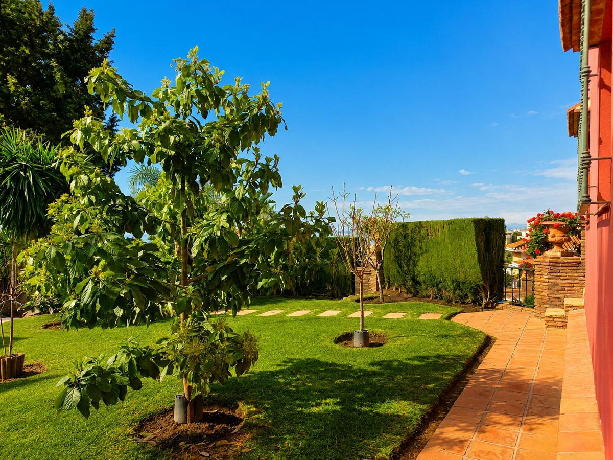 8 Bed Townhouse for sale in Torrequebrada Costa Del Sol, Málaga, Spain