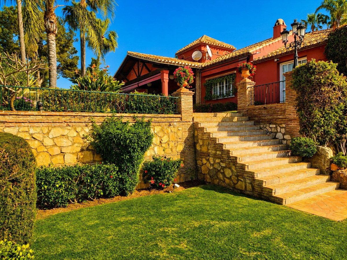 8 Bed Townhouse for sale in Torrequebrada Costa Del Sol, Málaga, Spain