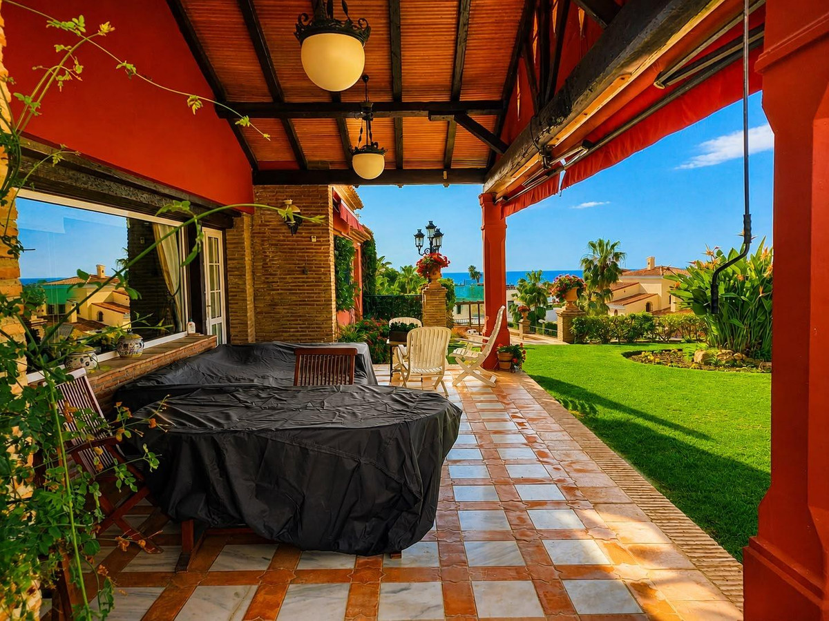 8 Bed Townhouse for sale in Torrequebrada Costa Del Sol, Málaga, Spain