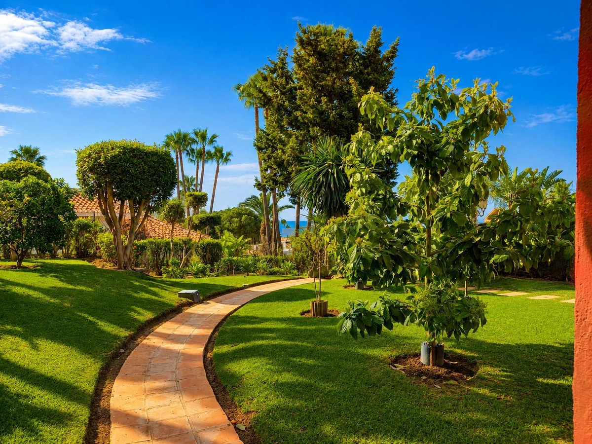 8 Bed Townhouse for sale in Torrequebrada Costa Del Sol, Málaga, Spain