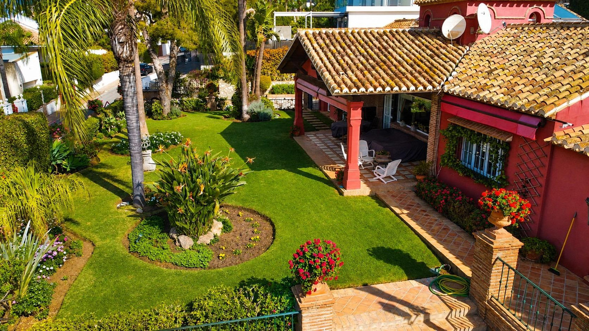 8 Bed Townhouse for sale in Torrequebrada Costa Del Sol, Málaga, Spain