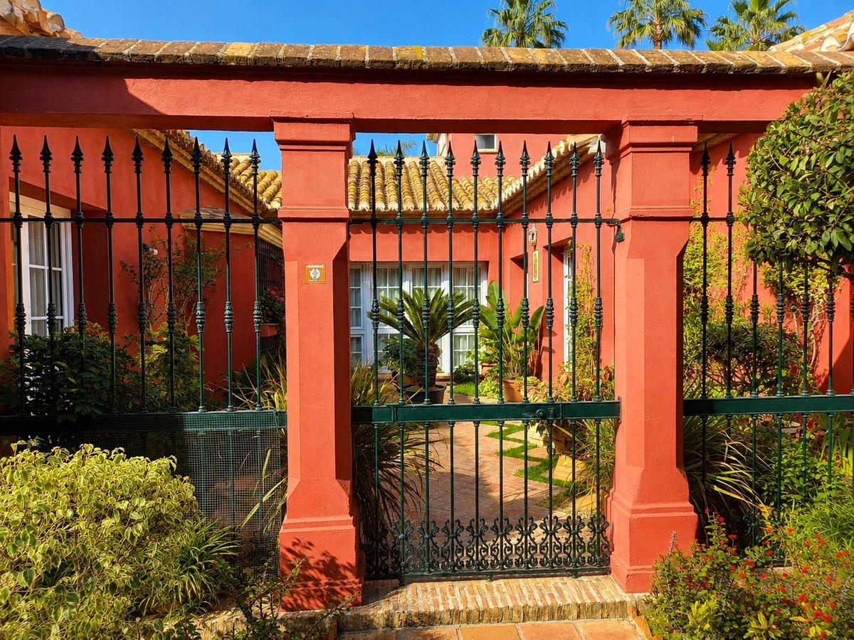 8 Bed Townhouse for sale in Torrequebrada Costa Del Sol, Málaga, Spain