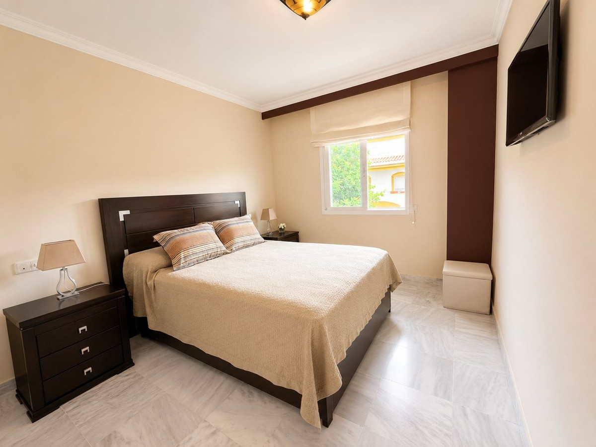 Se vende Apartamento Planta Media de 2 dormitorios en Costa Del Sol, Málaga, España