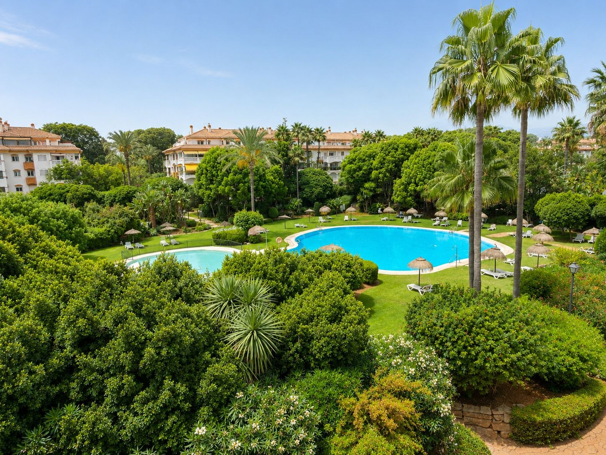 Se vende Apartamento Planta Media de 2 dormitorios en Costa Del Sol, Málaga, España