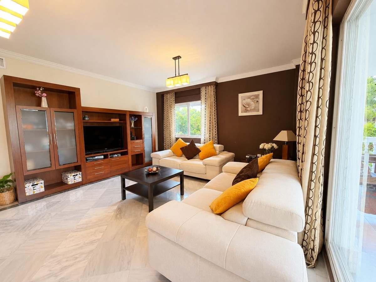 Se vende Apartamento Planta Media de 2 dormitorios en Costa Del Sol, Málaga, España