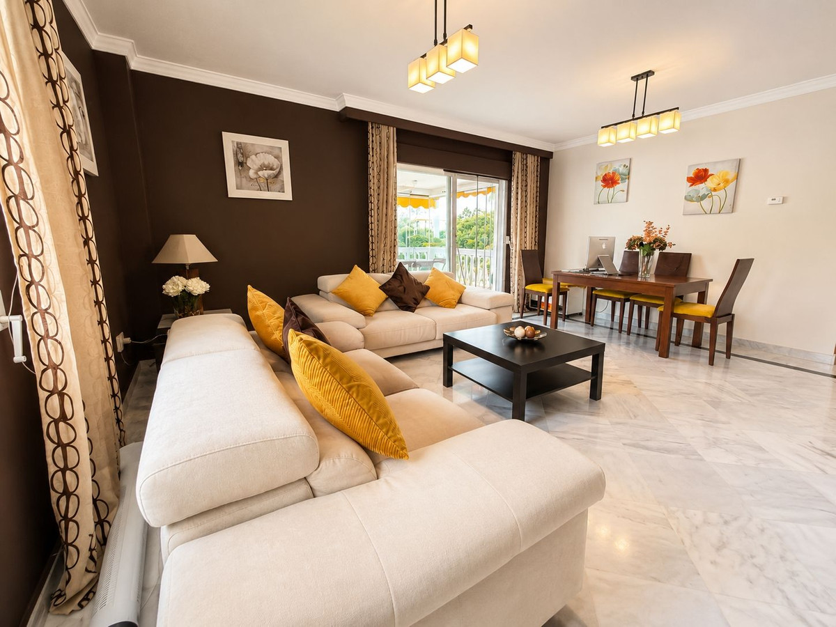 Se vende Apartamento Planta Media de 2 dormitorios en Costa Del Sol, Málaga, España