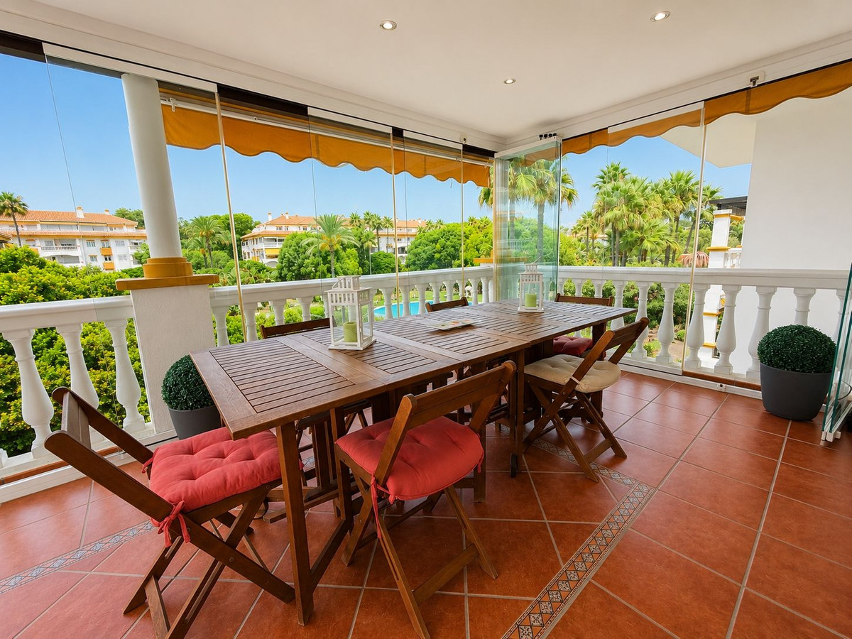 Se vende Apartamento Planta Media de 2 dormitorios en Costa Del Sol, Málaga, España
