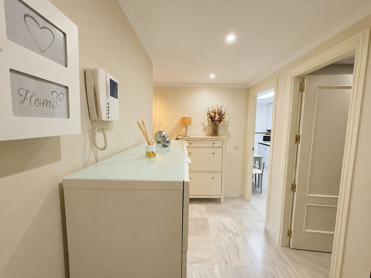 Se vende Apartamento Planta Media de 2 dormitorios en Costa Del Sol, Málaga, España