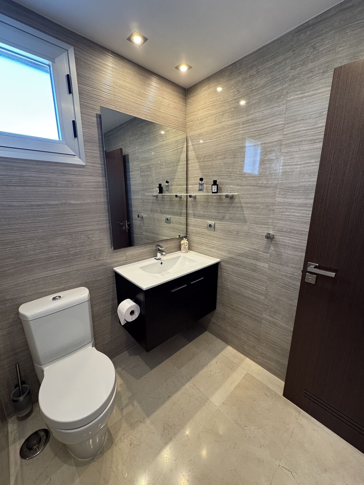 Se vende Apartamento Planta Media de 3 dormitorios en Costa Del Sol, Málaga, España