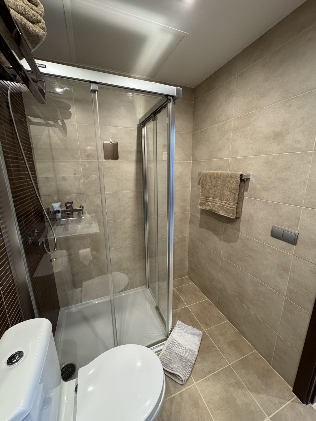 Se vende Apartamento Planta Media de 3 dormitorios en Costa Del Sol, Málaga, España