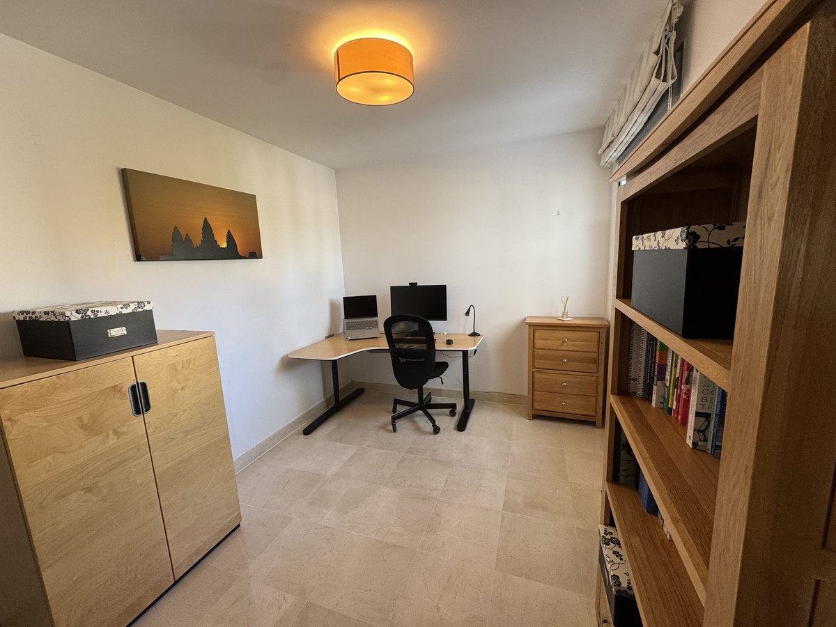 Se vende Apartamento Planta Media de 3 dormitorios en Costa Del Sol, Málaga, España
