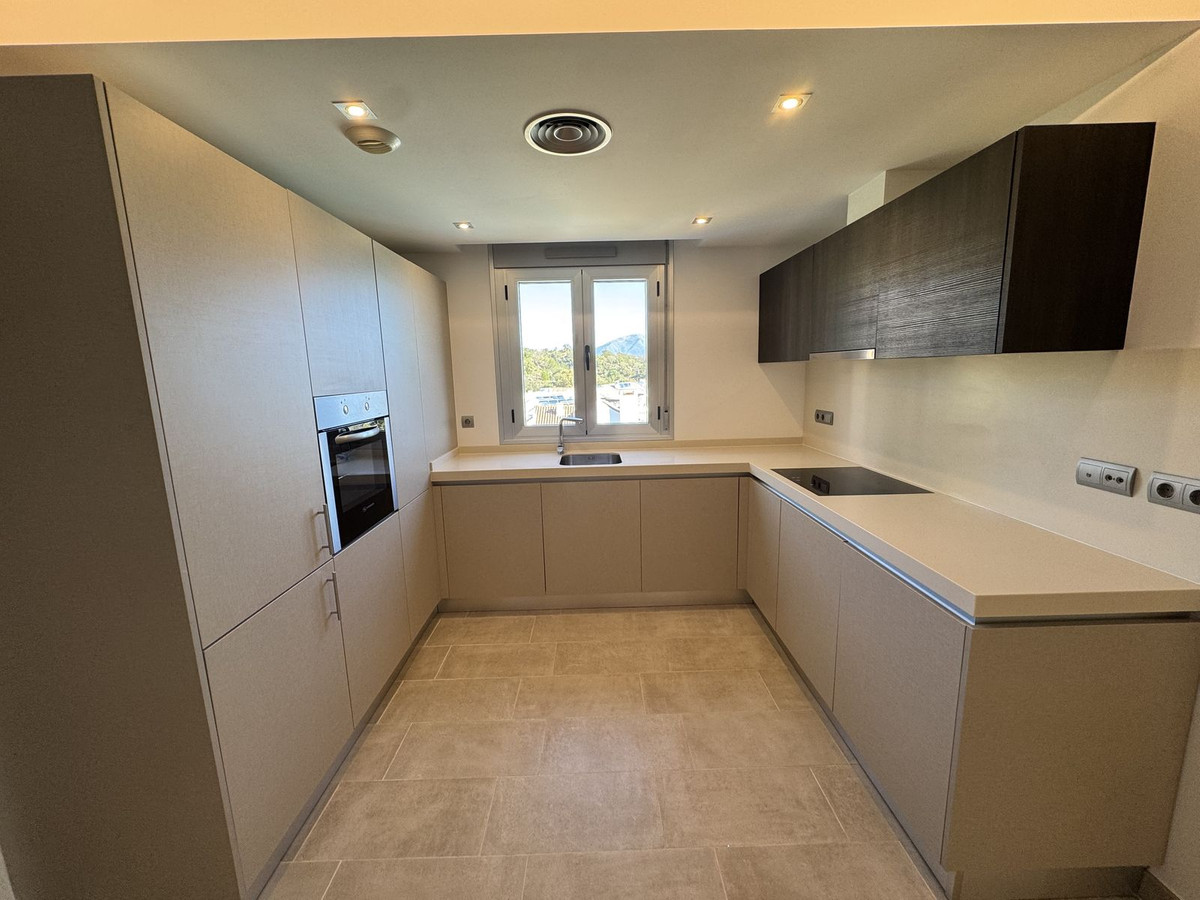 Se vende Apartamento Planta Media de 3 dormitorios en Costa Del Sol, Málaga, España