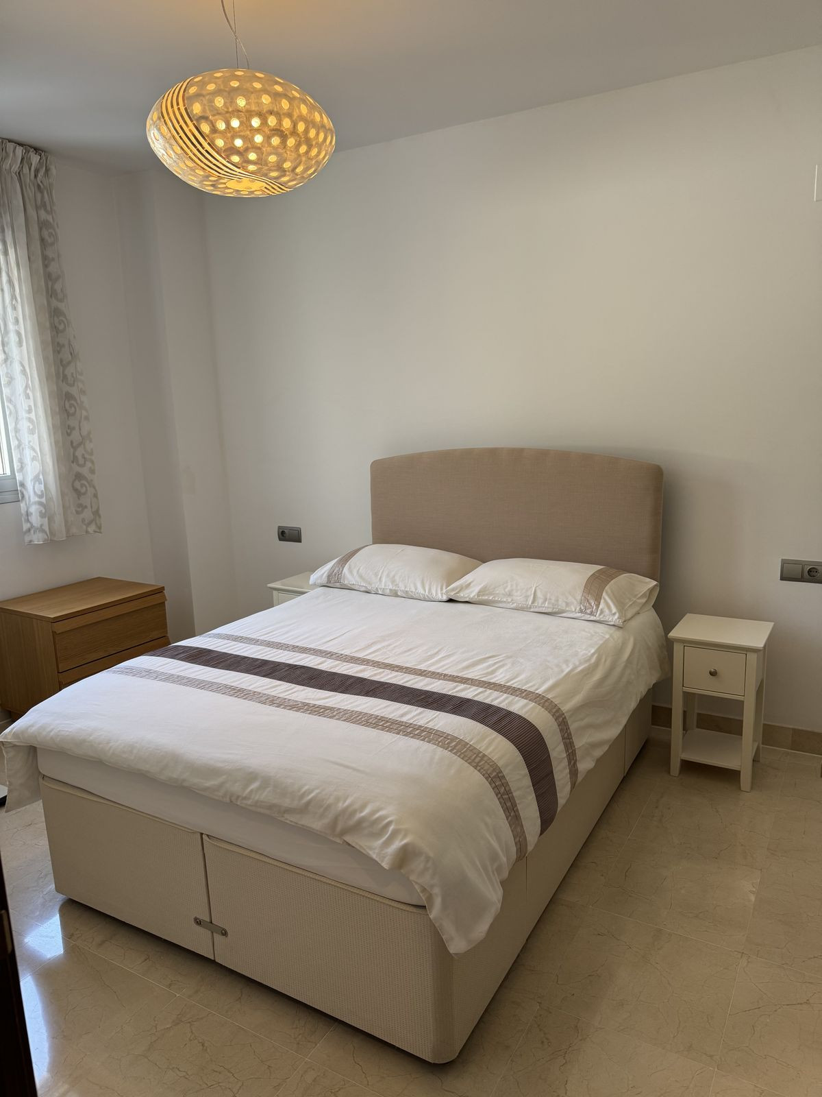 Se vende Apartamento Planta Media de 3 dormitorios en Costa Del Sol, Málaga, España