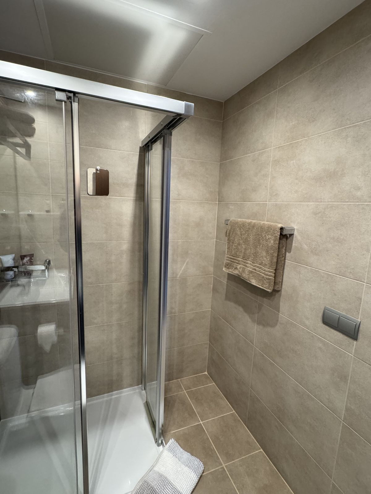 Se vende Apartamento Planta Media de 3 dormitorios en Costa Del Sol, Málaga, España