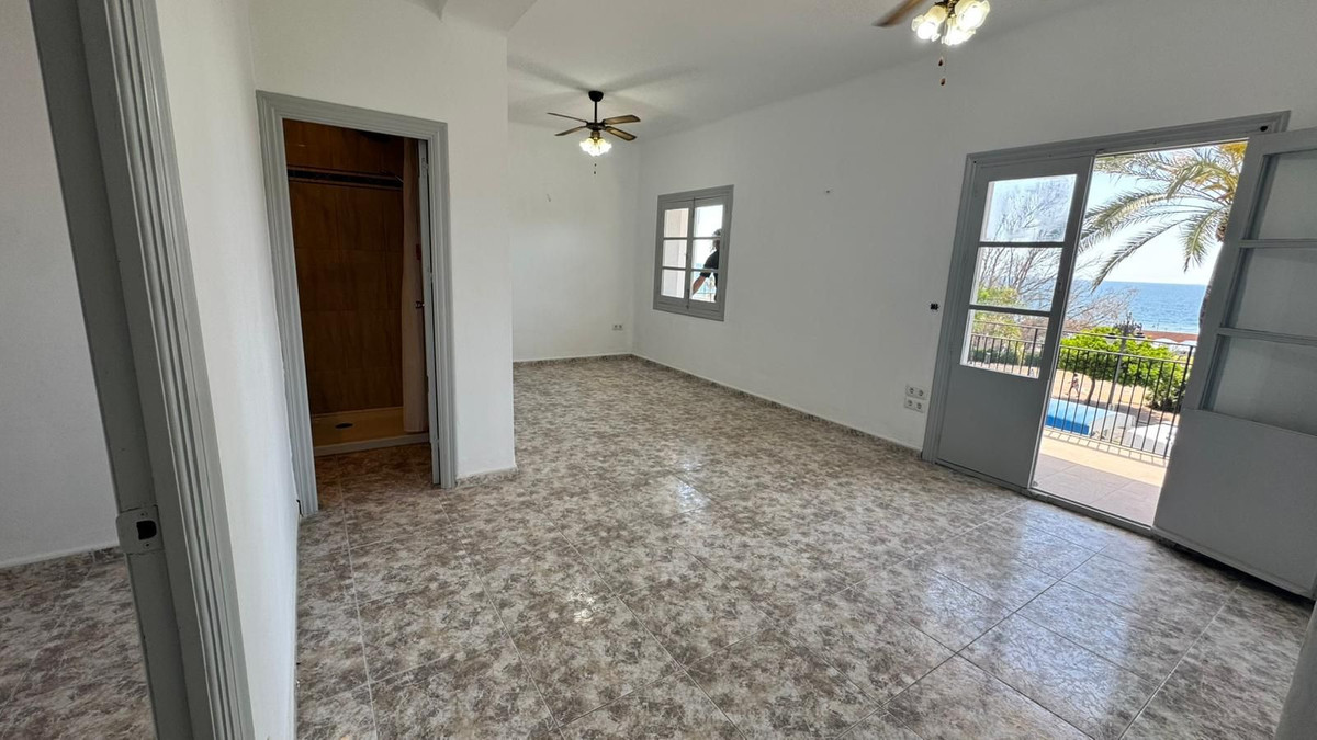 Se vende Apartamento Planta Media de 3 dormitorios en Costa Del Sol, Málaga, España