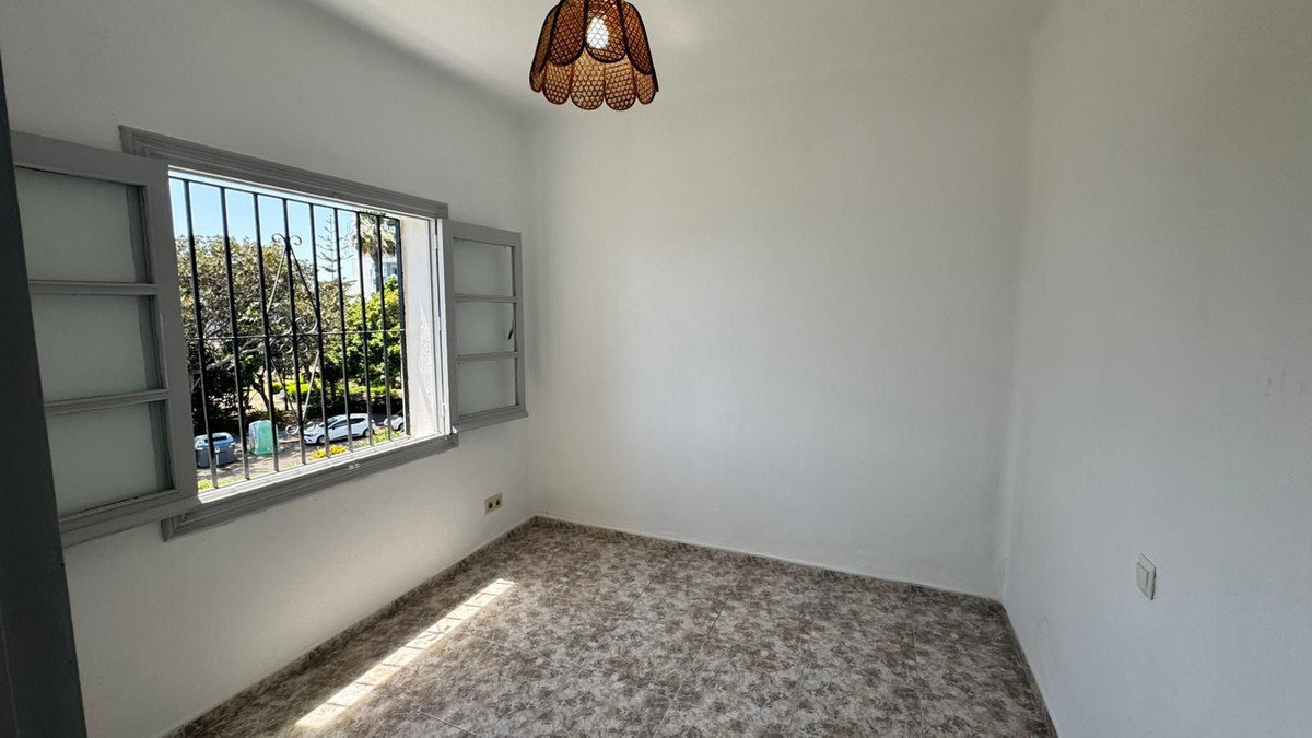 Se vende Apartamento Planta Media de 3 dormitorios en Costa Del Sol, Málaga, España