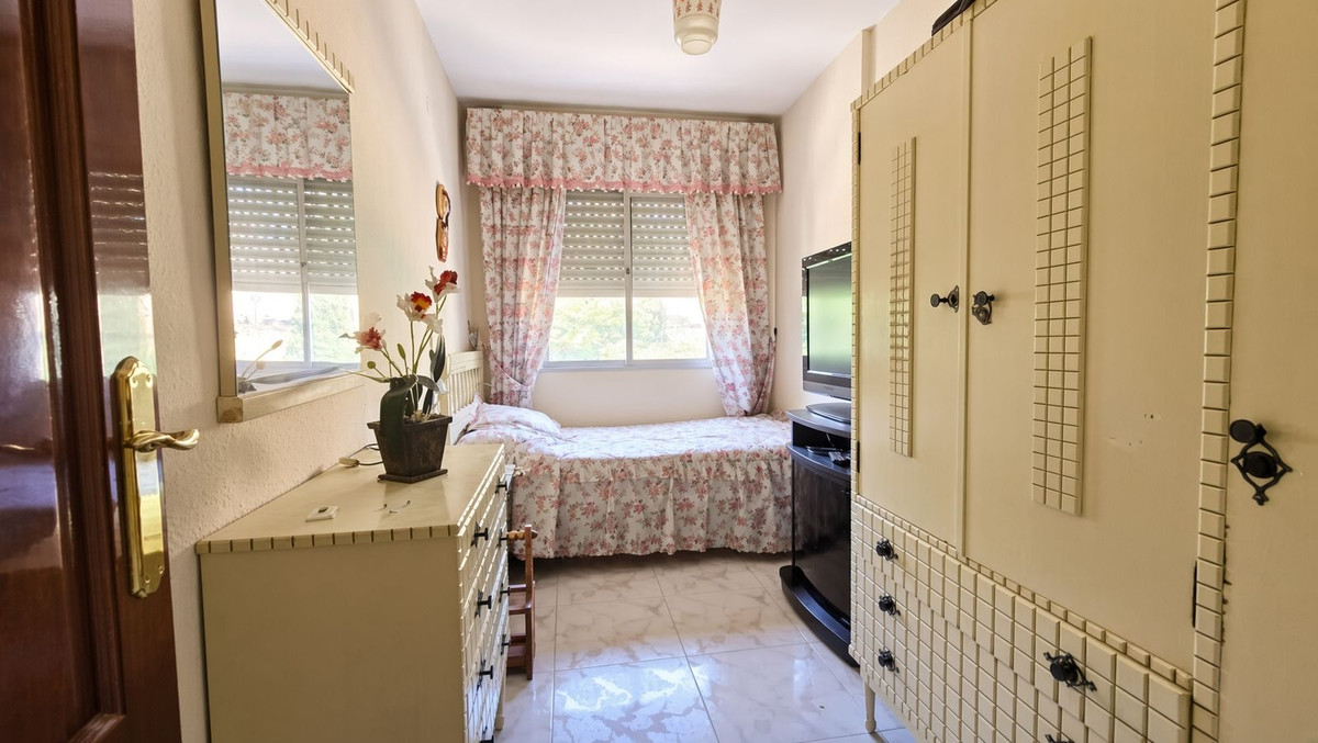 Se vende Apartamento Planta Media de 3 dormitorios en Costa Del Sol, Málaga, España