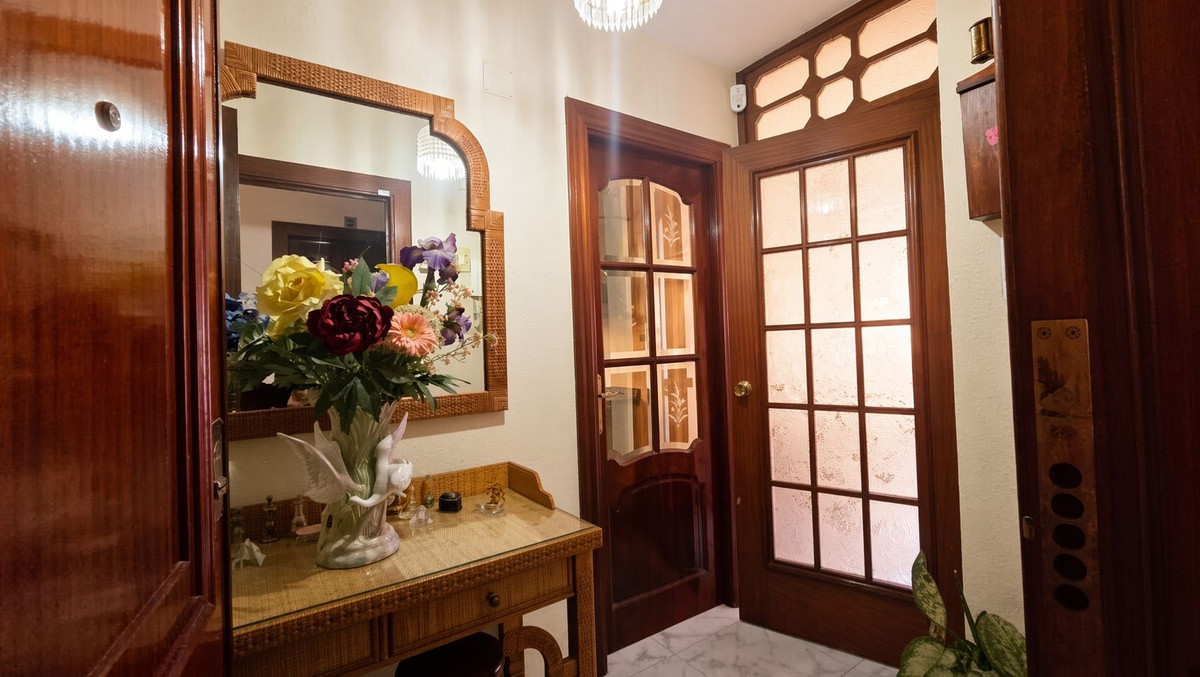 Se vende Apartamento Planta Media de 3 dormitorios en Costa Del Sol, Málaga, España