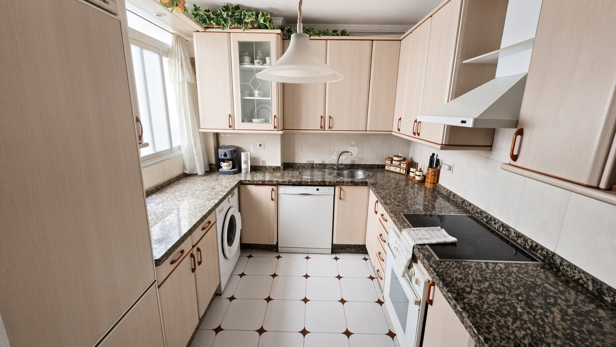 Se vende Apartamento Planta Media de 3 dormitorios en Costa Del Sol, Málaga, España