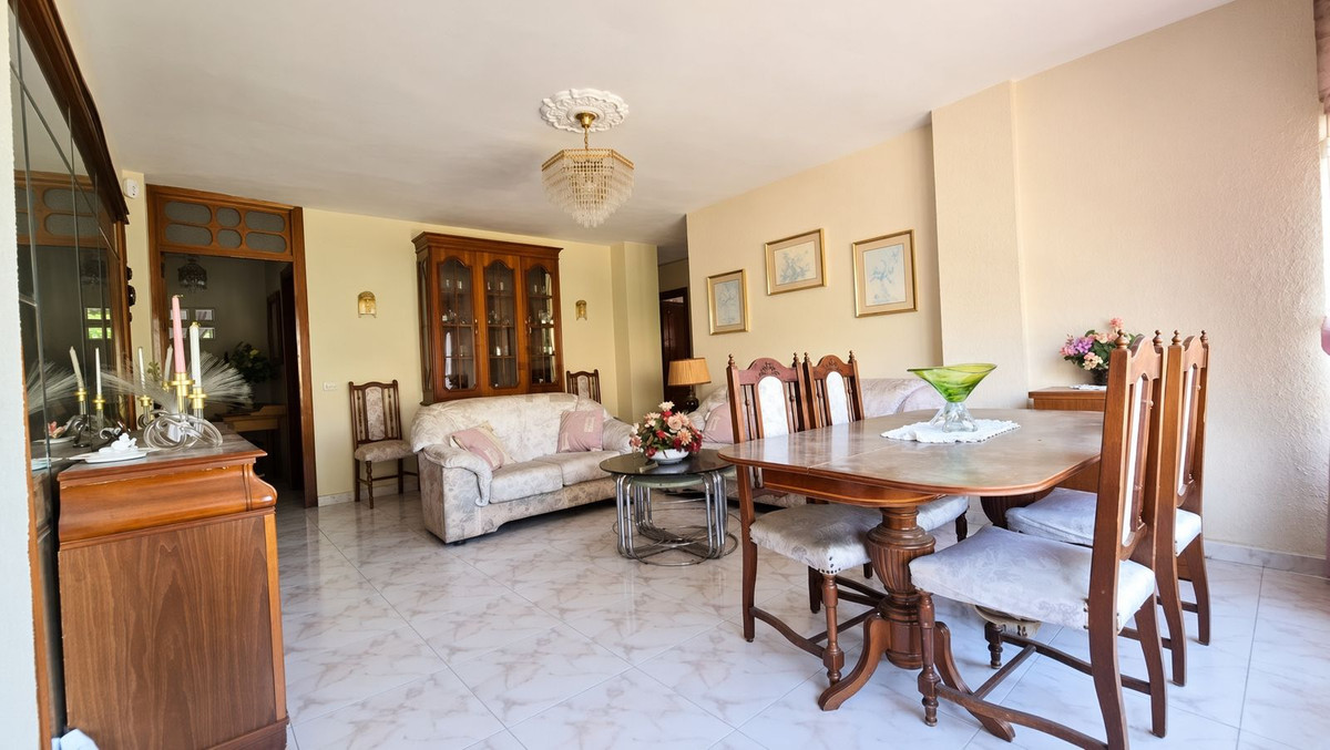 Se vende Apartamento Planta Media de 3 dormitorios en Costa Del Sol, Málaga, España