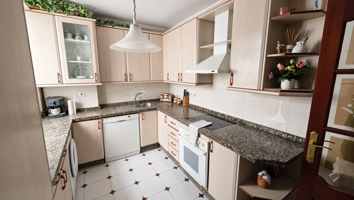 Se vende Apartamento Planta Media de 3 dormitorios en Costa Del Sol, Málaga, España