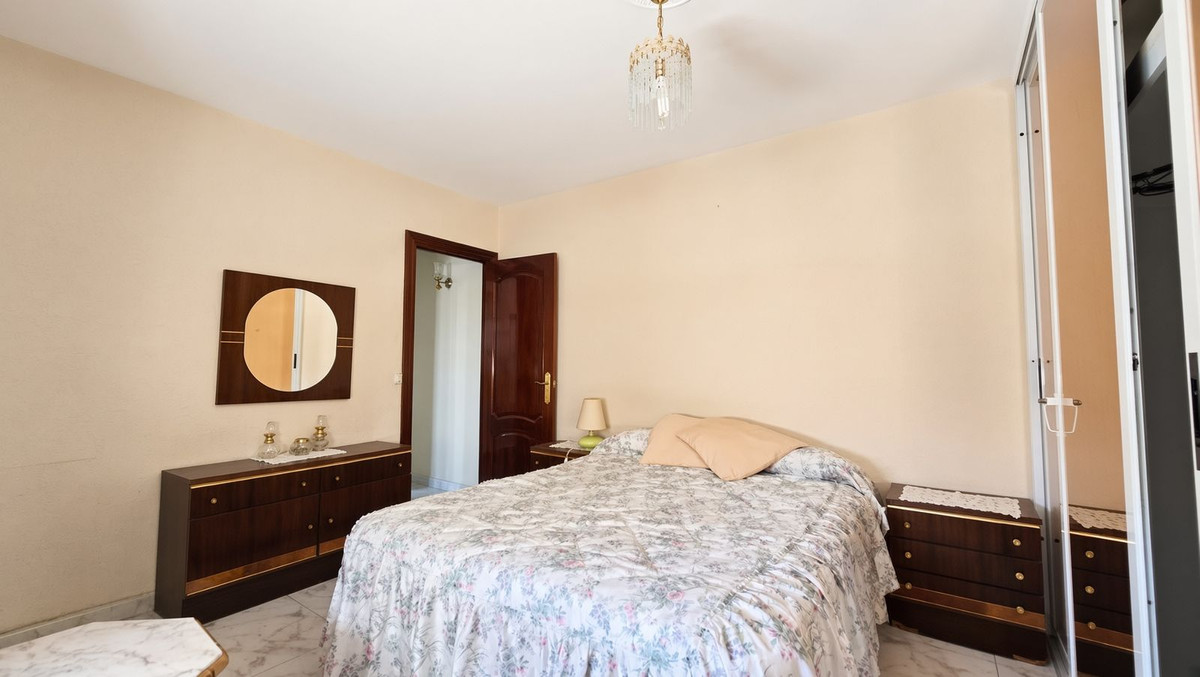 Se vende Apartamento Planta Media de 3 dormitorios en Costa Del Sol, Málaga, España