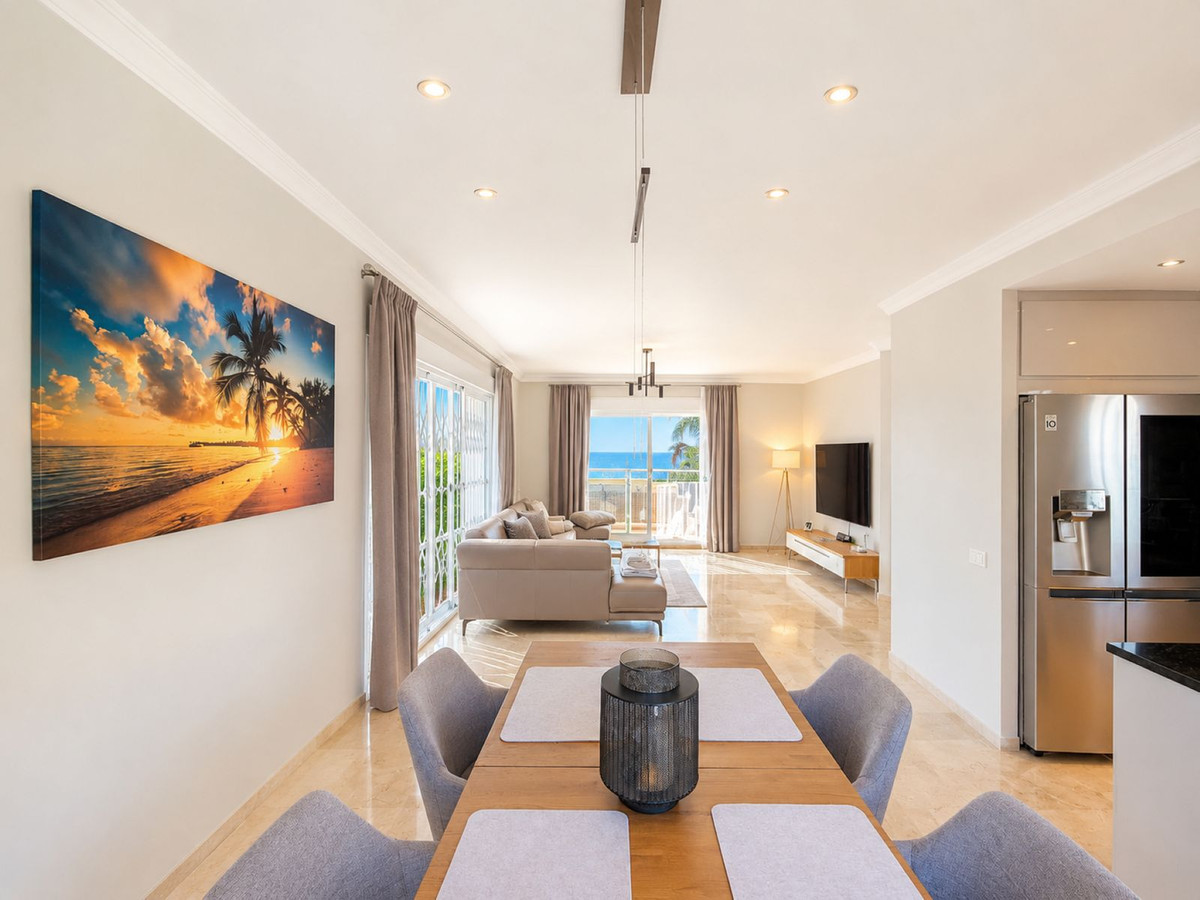 3 Bed Apartment for sale in Estepona Costa Del Sol, Málaga, Spain