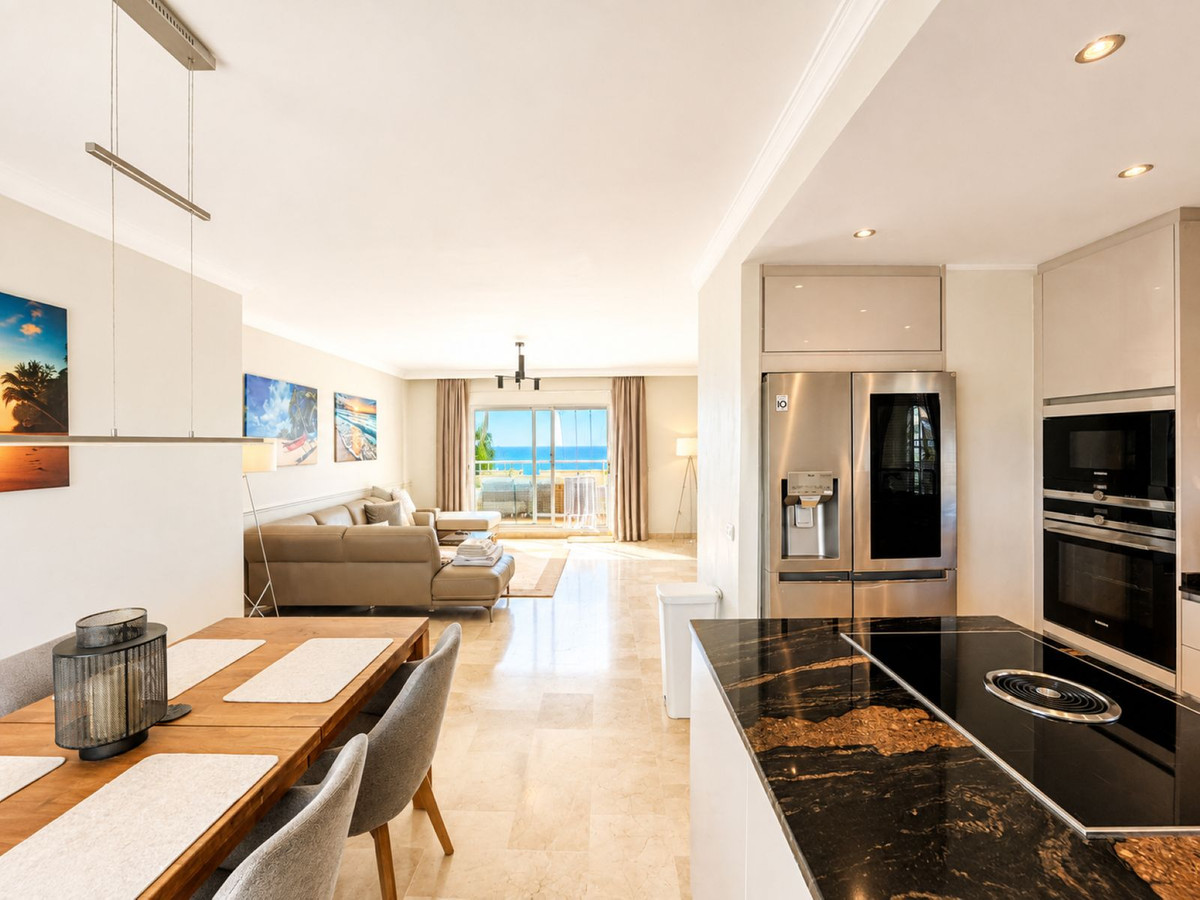 3 Bed Apartment for sale in Estepona Costa Del Sol, Málaga, Spain