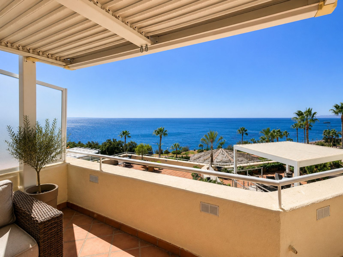 3 Bed Apartment for sale in Estepona Costa Del Sol, Málaga, Spain