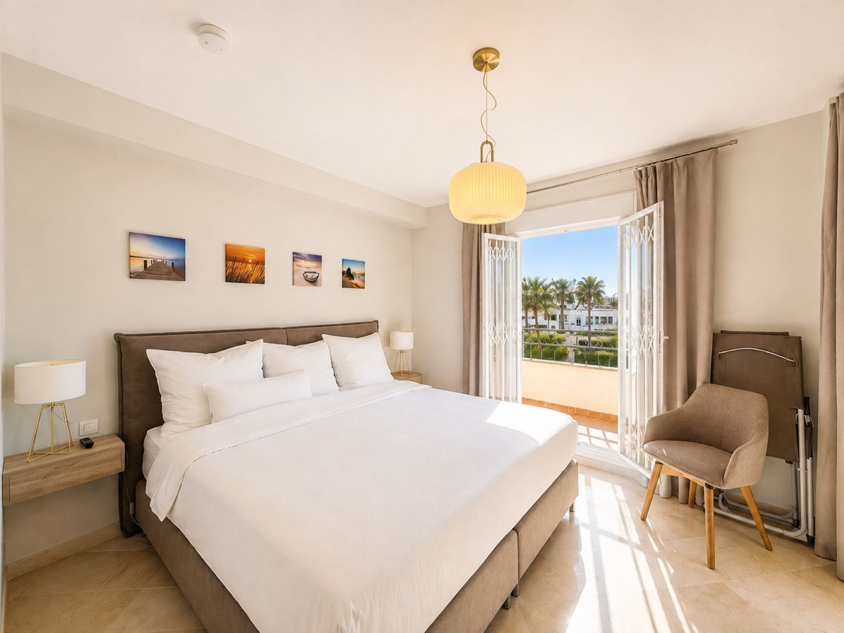 3 Bed Apartment for sale in Estepona Costa Del Sol, Málaga, Spain