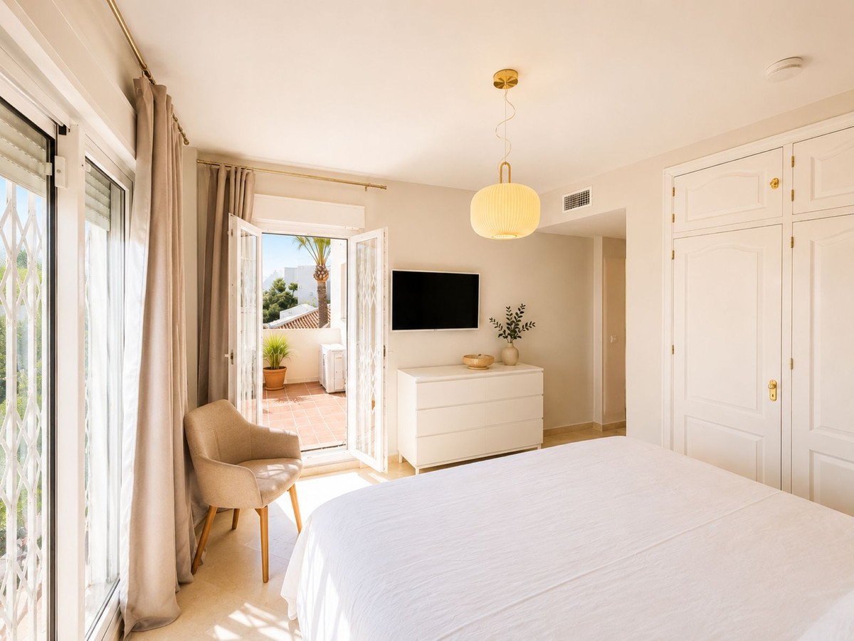 3 Bed Apartment for sale in Estepona Costa Del Sol, Málaga, Spain