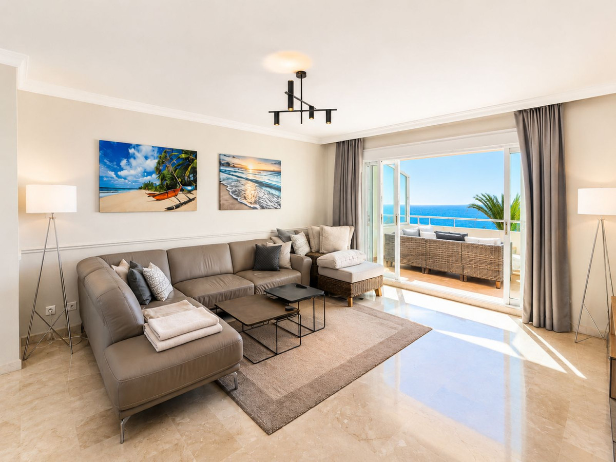 3 Bed Apartment for sale in Estepona Costa Del Sol, Málaga, Spain