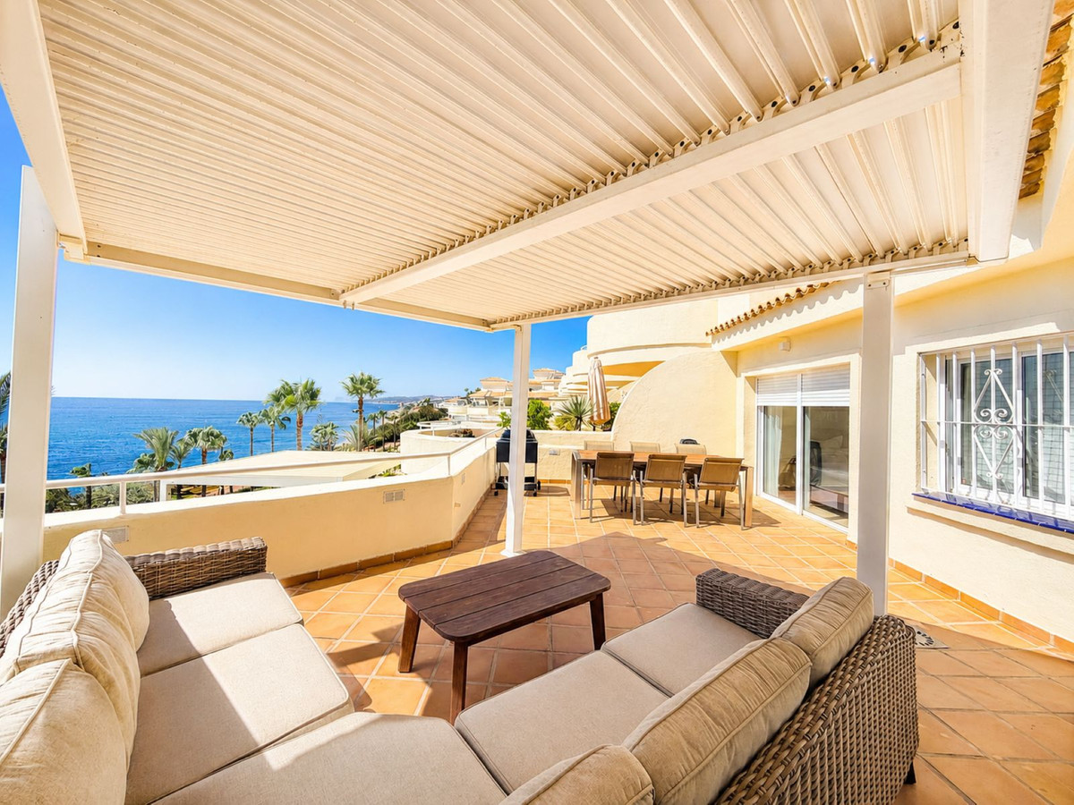 3 Bed Apartment for sale in Estepona Costa Del Sol, Málaga, Spain
