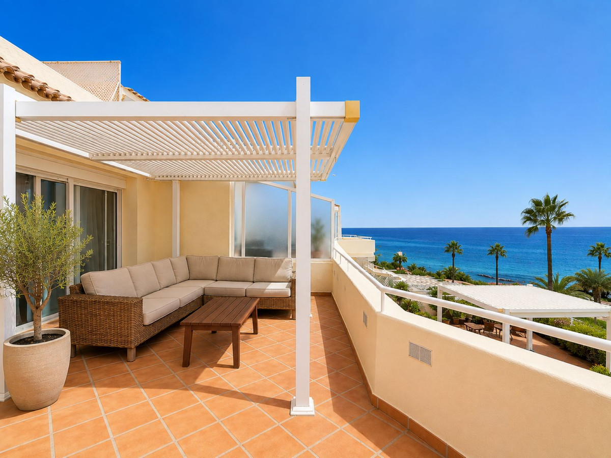 3 Bed Apartment for sale in Estepona Costa Del Sol, Málaga, Spain