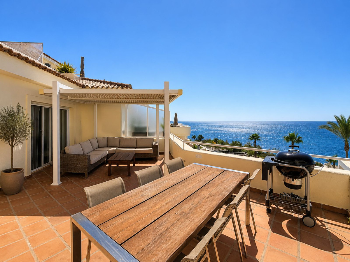 3 Bed Apartment for sale in Estepona Costa Del Sol, Málaga, Spain