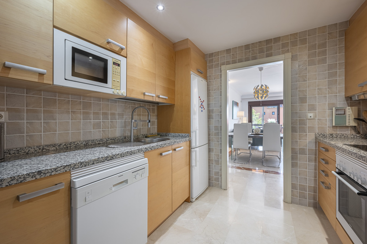 Se vende Apartamento Planta Baja de 2 dormitorios en Costa Del Sol, Málaga, España