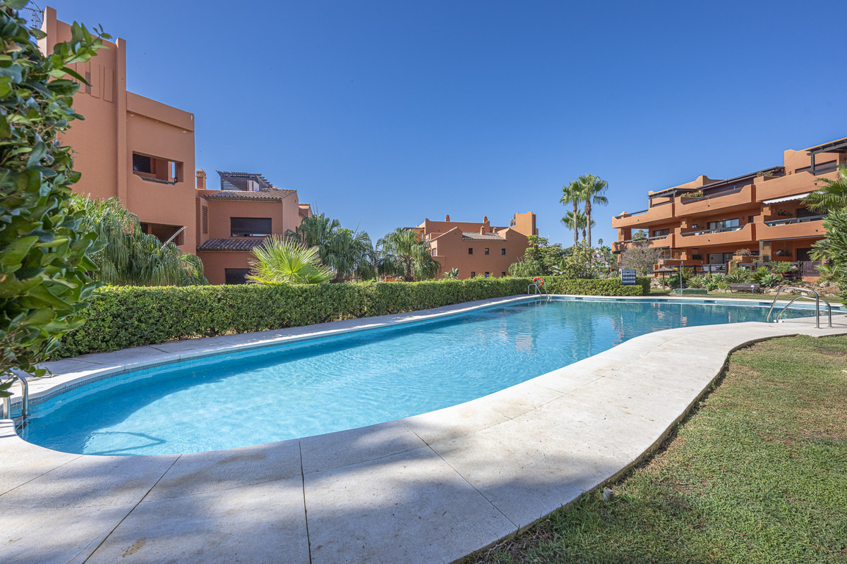 Se vende Apartamento Planta Baja de 2 dormitorios en Costa Del Sol, Málaga, España