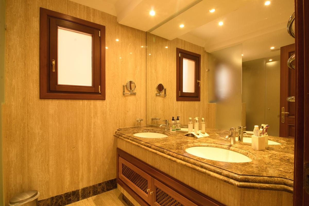 Se vende Apartamento Planta Baja de 2 dormitorios en Costa Del Sol, Málaga, España