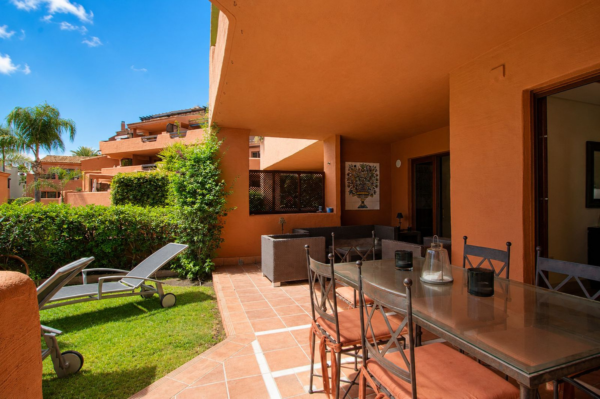 Se vende Apartamento Planta Baja de 2 dormitorios en Costa Del Sol, Málaga, España