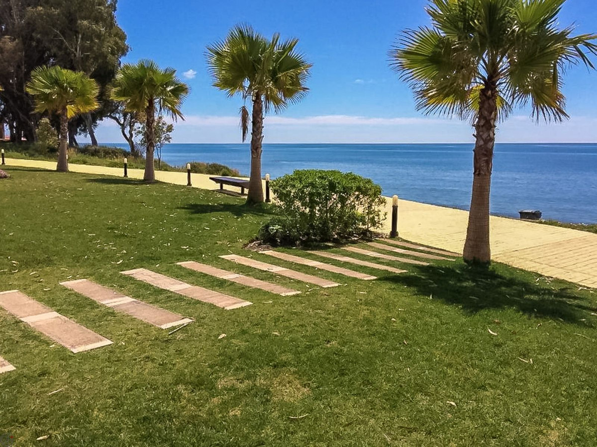 Se vende Apartamento Planta Baja de 2 dormitorios en Costa Del Sol, Málaga, España