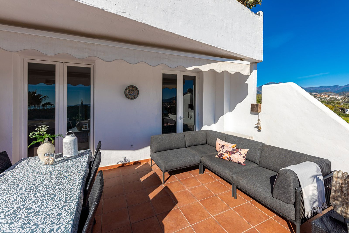 2 Bed Apartment for sale in Nueva Andalucía Costa Del Sol, Málaga, Spain